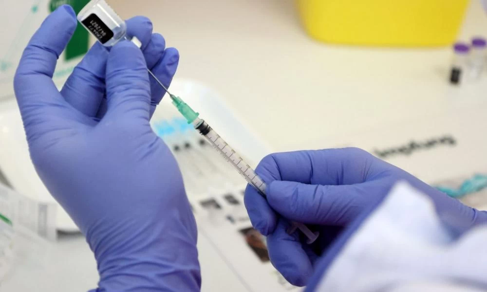 Έλεγχοι σε 18 φορείς του Δημοσίου για τον εμβολιασμό των υπαλλήλων
